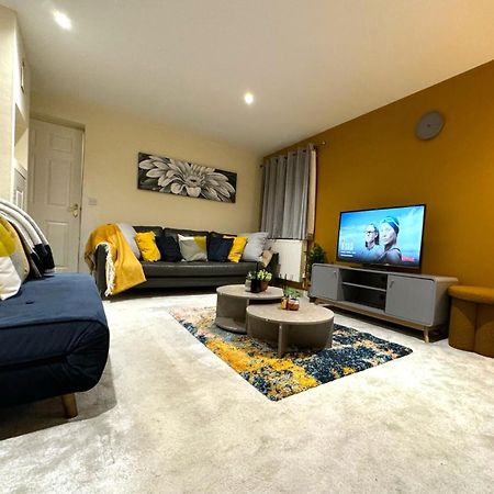 Large Cosy 2 Bedroom Ground Floor Flat In Stevenage Sg1 Sleeps 4-5 Free Parking Eksteriør bilde