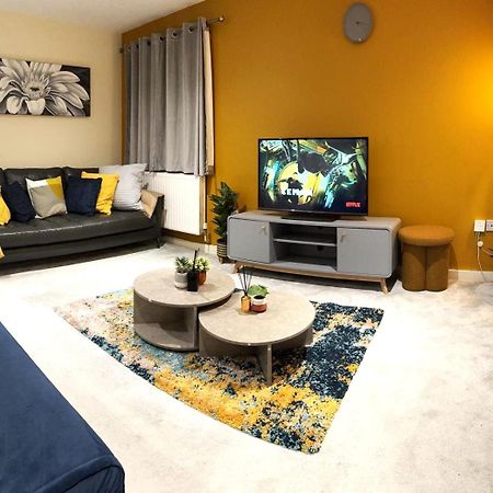 Large Cosy 2 Bedroom Ground Floor Flat In Stevenage Sg1 Sleeps 4-5 Free Parking Eksteriør bilde