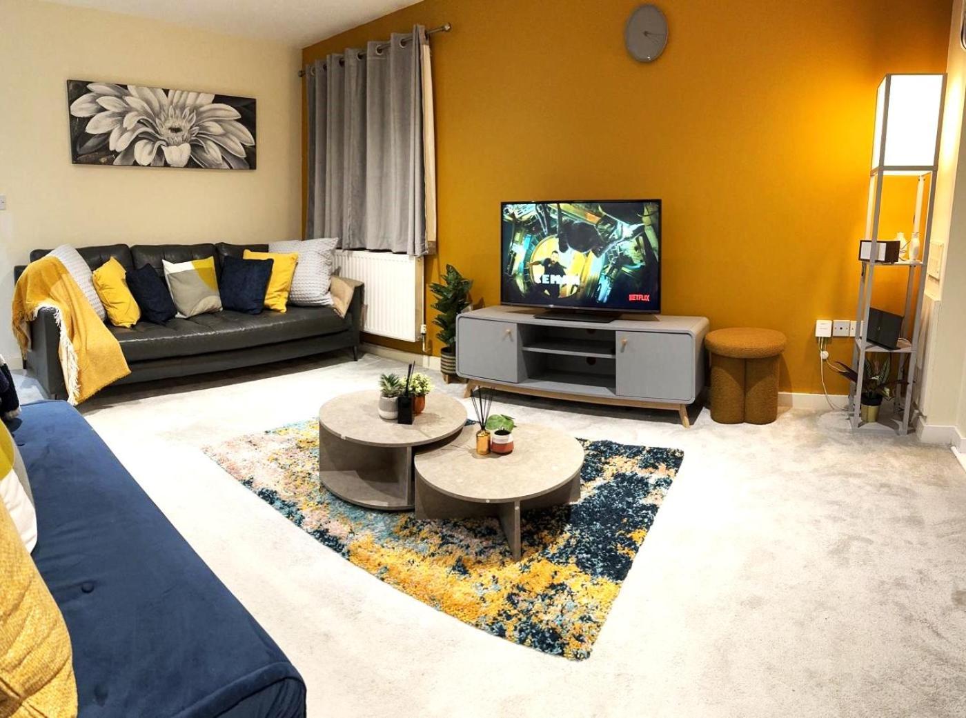 Large Cosy 2 Bedroom Ground Floor Flat In Stevenage Sg1 Sleeps 4-5 Free Parking Eksteriør bilde