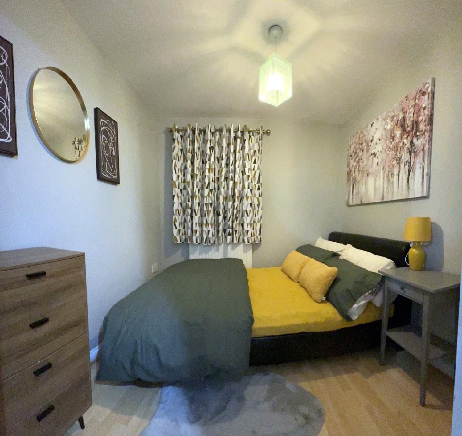 Large Cosy 2 Bedroom Ground Floor Flat In Stevenage Sg1 Sleeps 4-5 Free Parking Eksteriør bilde